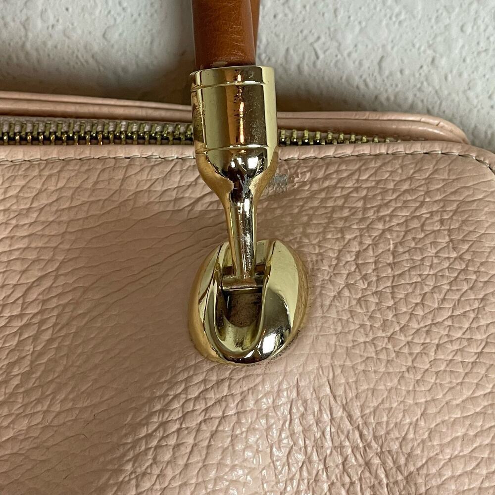 Valentina Genuine Leather Italy Peach Pale Purse Satchel Shoulder Bag‎ Feet - Picture 9 of 10